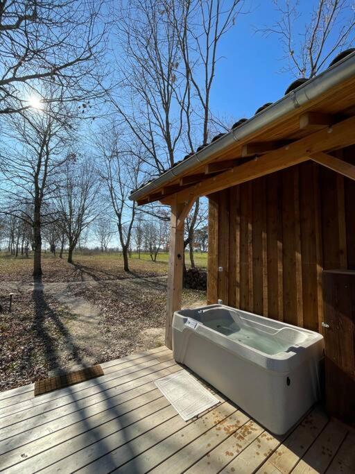 Dome Insolite Lichen Jacuzzi Et Petits-Dejeuners Inclus Gondrin Екстериор снимка