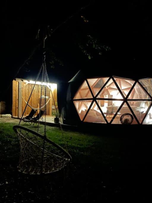 Dome Insolite Lichen Jacuzzi Et Petits-Dejeuners Inclus Gondrin Екстериор снимка
